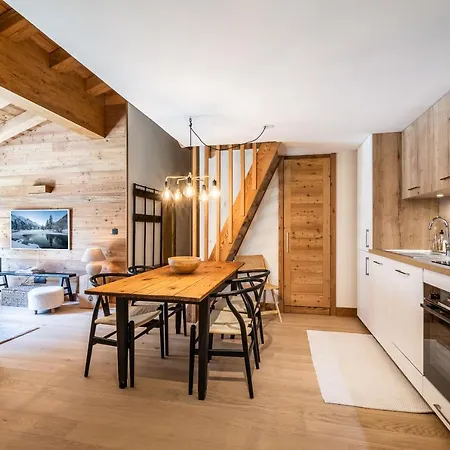 Celosia - By Emerald 霞慕尼