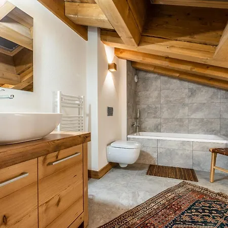 Celosia - By Emerald 公寓