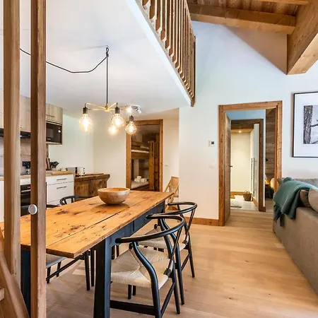 Апартаменти Celosia - By Emerald *