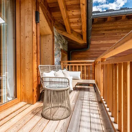 아파트 Celosia - By Emerald