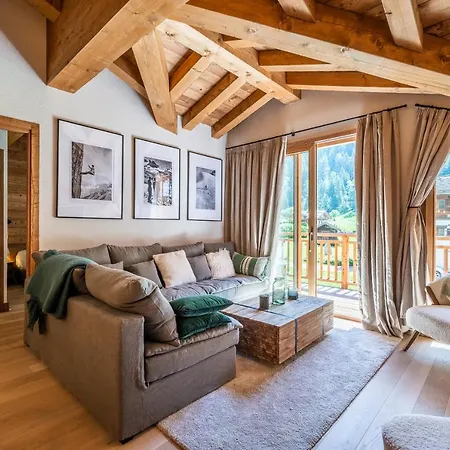 Celosia - By Emerald アパート シャモニー