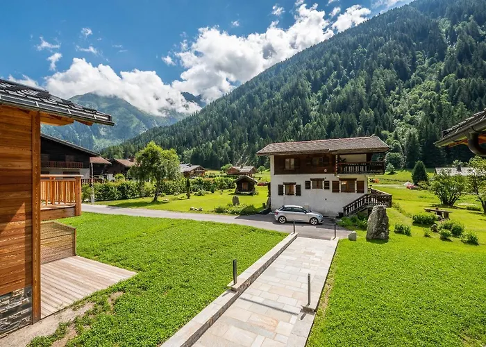 Apartment Celosia - By Emerald Chamonix