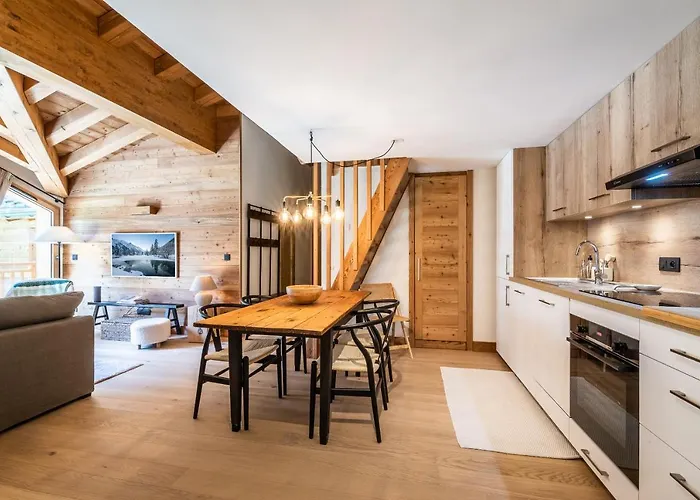 Celosia - By Emerald Шамоні